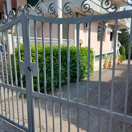 Aparthotel Con Piscina E Tennis *