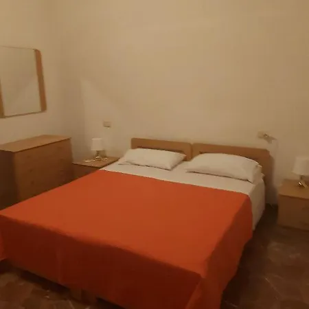 Aparthotel Con Piscina E Tennis