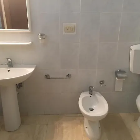 Aparthotel Con Piscina E Tennis *