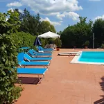 Lägenhetshotell Con Piscina E Tennis