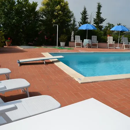 Aparthotel Con Piscina E Tennis 4*