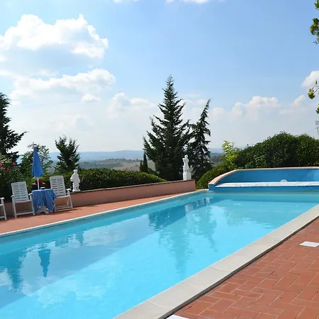 Con Piscina E Tennis Aparthotel 4*